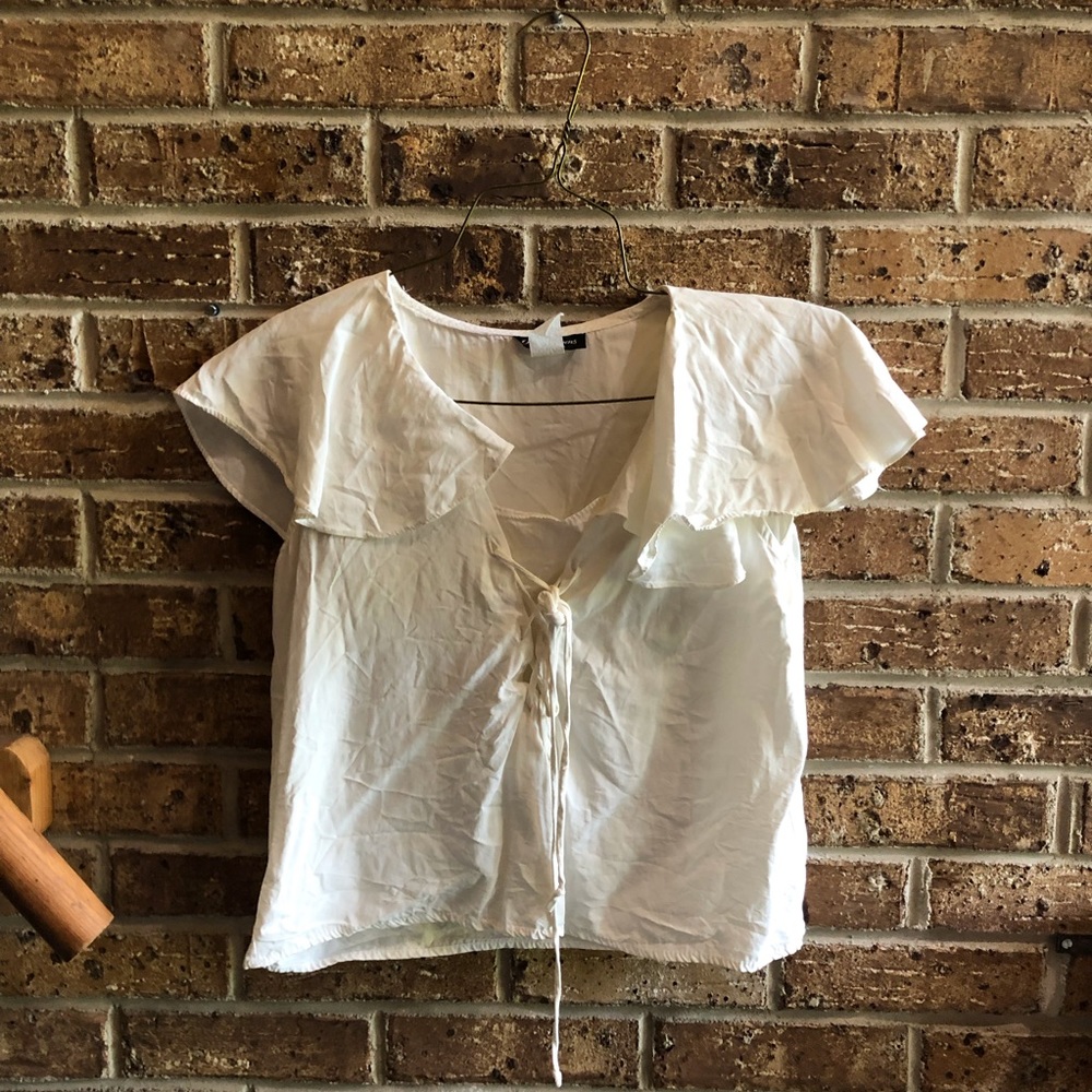 VTG Y2K Odds N Evens White Blouse
Good used condition 
Size medium